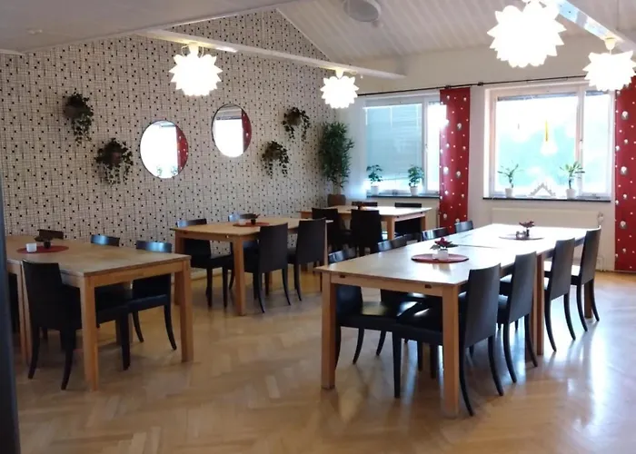 Avavikens Vandrarhem Och Konferens