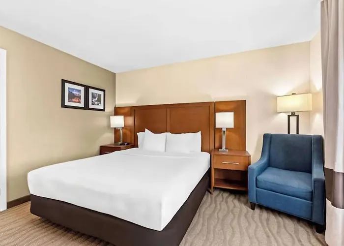 Aurora Inn