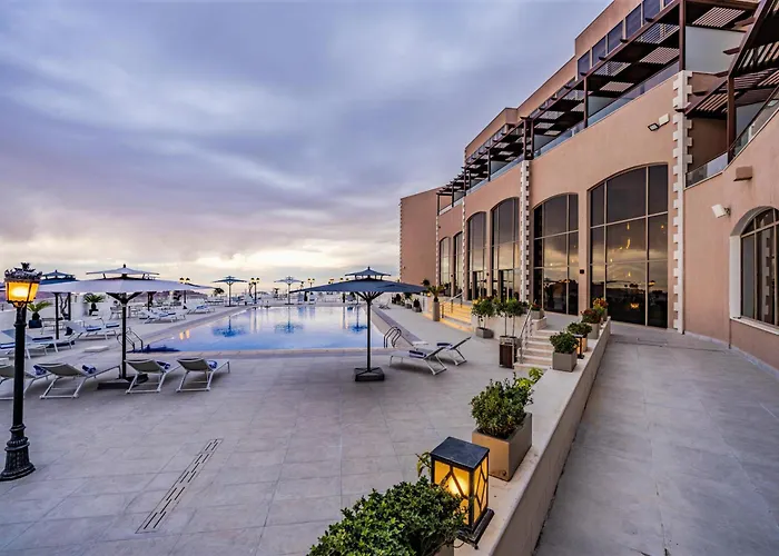 Petra Pillars Luxury Hotel