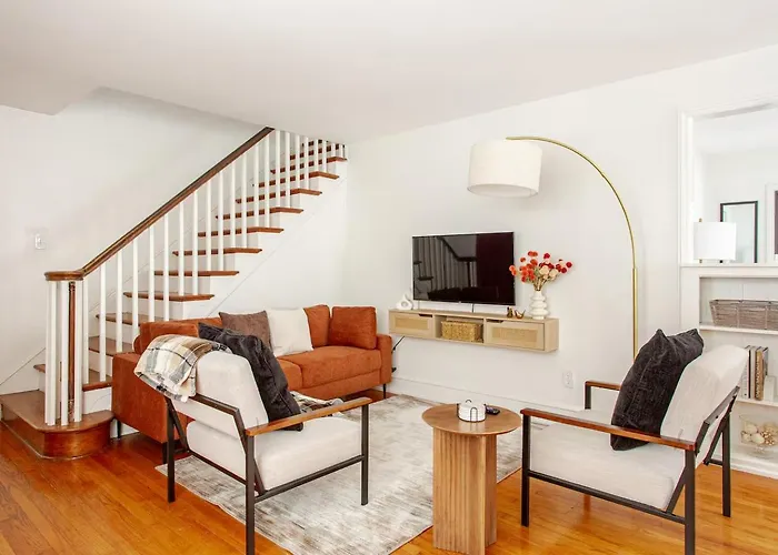 Elegant Spacious Retreat Perfect For Families