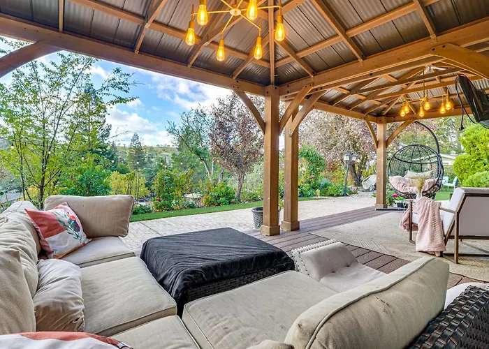 Work & Relax! Updated Walnut Creek Home W/ Office