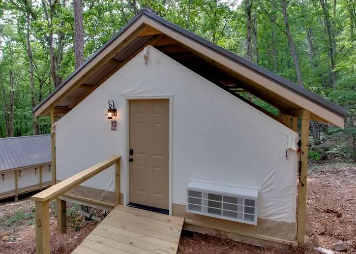Luxury Glamping Tent With Jacuzzi On The Deck In Alabama