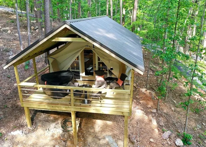 Gorgeous Tented Cabin And Sauna And Hot-Tub In Scottsboro, Alabama