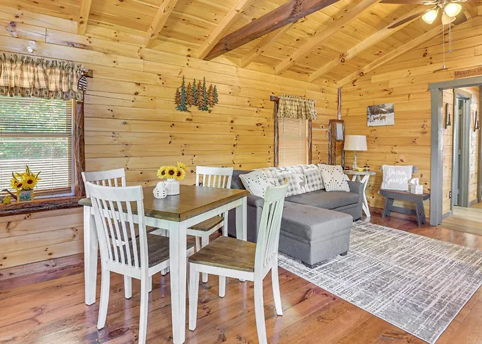 Charming Couples Cabin On 40 Acres In Zanesville