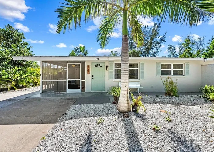 Full Duplex On Longboat Key, Walk To The Gulf + Cedars East Club Access