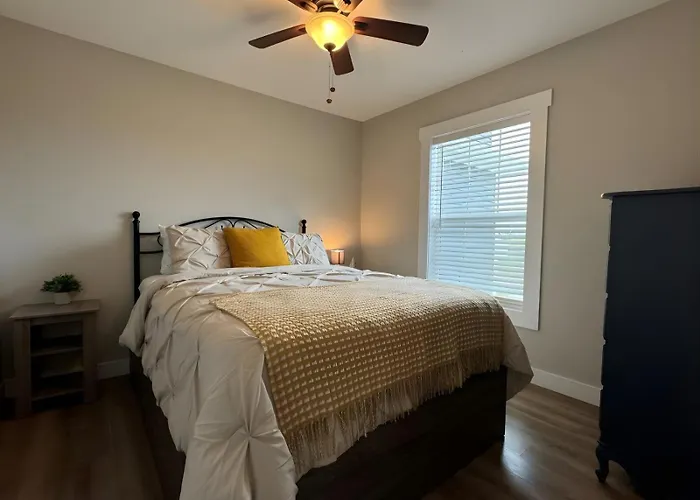 Oceanfront W/ Sauna, Beach Access & Ocean Views