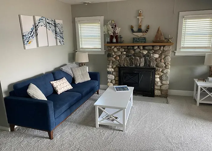 Pet-Friendly Cozy Lake Cottage And Kayaks!