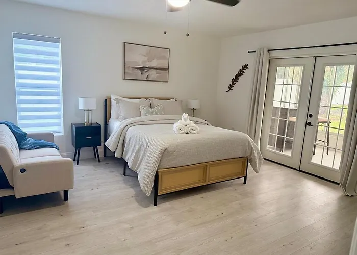 Soluna-Fully Fenced Home With Private Pool