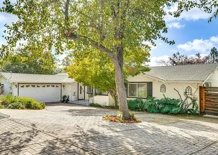 Work & Relax! Updated Walnut Creek Home W/ Office