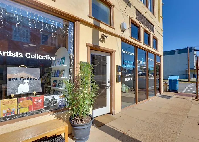 Pet-Friendly Studio In Historic Dtwn Marshall!