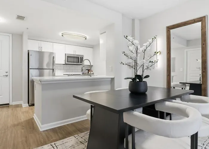 North Bethesda - Luxe Apartment