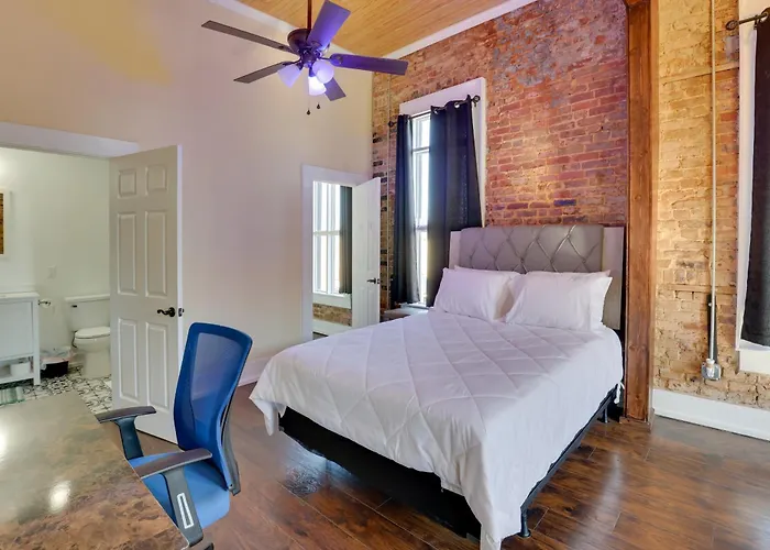 Walk To Courthouse Sq! Loft-Style Marshall Studio
