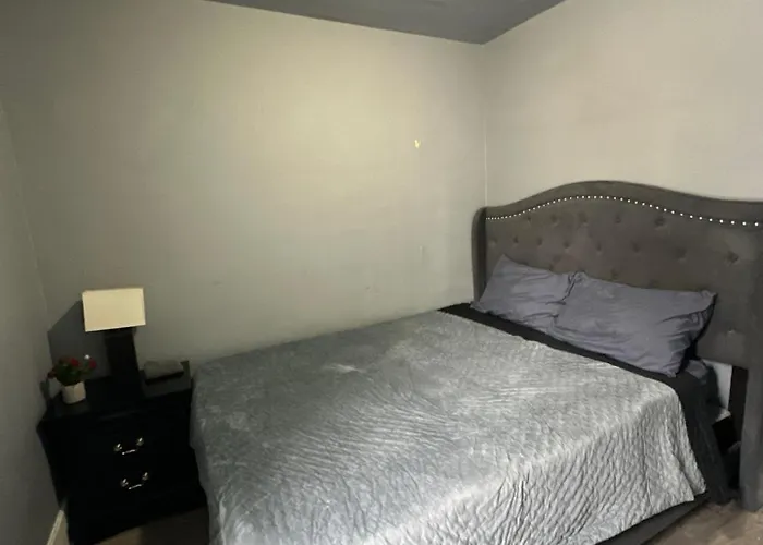 2 Bedroom Cozy Accommodation