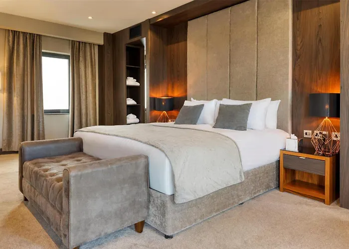 Doubletree By Hilton Belfast City Ten Square