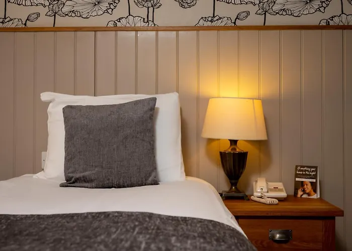 Cedars Inn By Greene King Inns