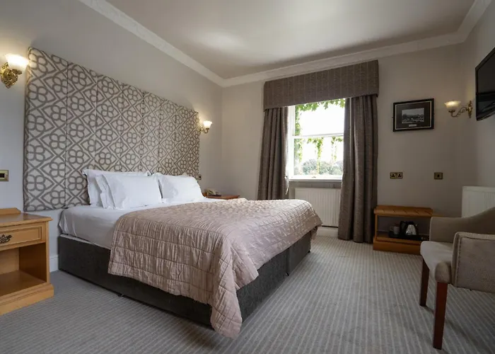 Waterton Park Hotel
