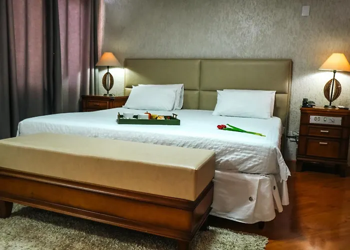 Harbor Querencia Hotel