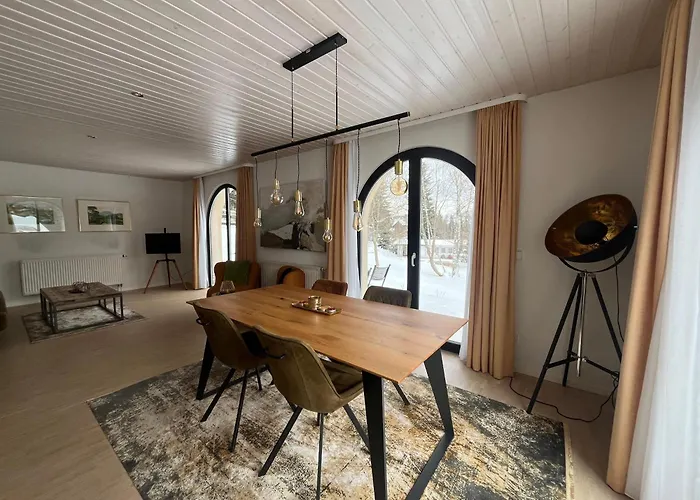 Berghotel Friedrichshoehe - Sauna, Pool & Natur
