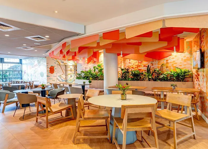 B&B HOTEL Rueil-Malmaison Gare