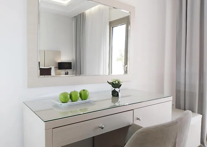 Akrogiali Exclusive Hotel (Adults Only)