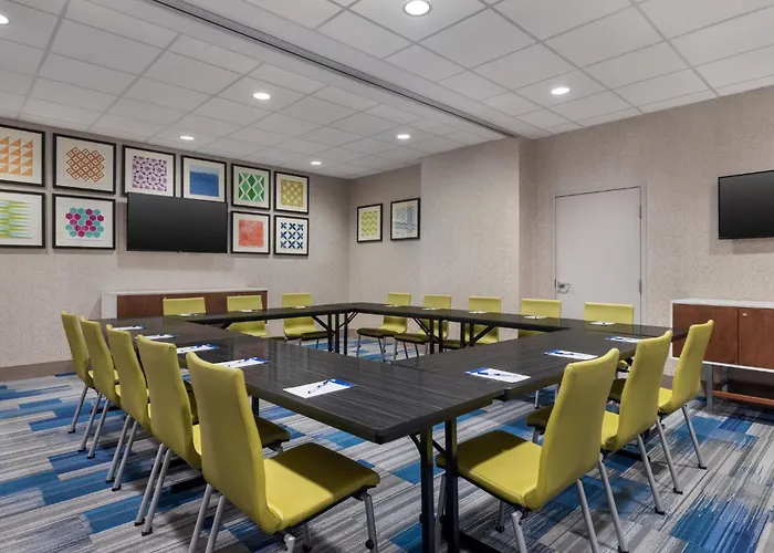 Holiday Inn Express Windsor Waterfront By Ihg