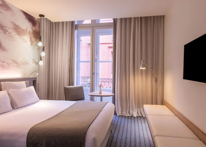 Le Grand Balcon Hotel