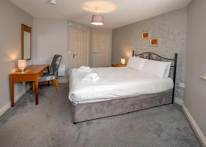 The Queens Hotel & Victoria Cloisters Apartments