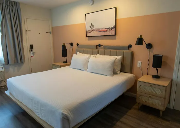 Leland Hotel