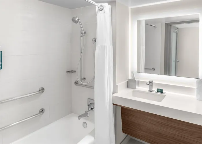 Doubletree By Hilton New Orleans