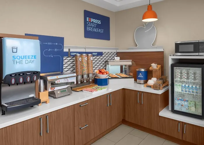 Holiday Inn Express & Suites Boston - Cambridge By Ihg