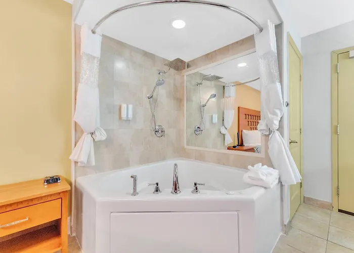 Rodeway Inn & Suites Fort Lauderdale Airport & Cruise Port