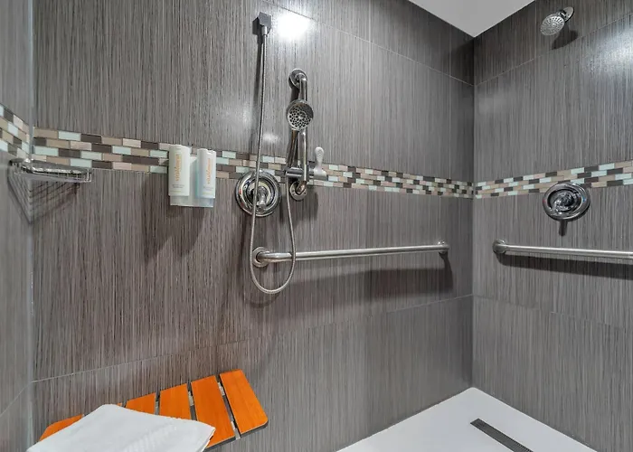 Rodeway Inn & Suites Fort Lauderdale Airport & Cruise Port