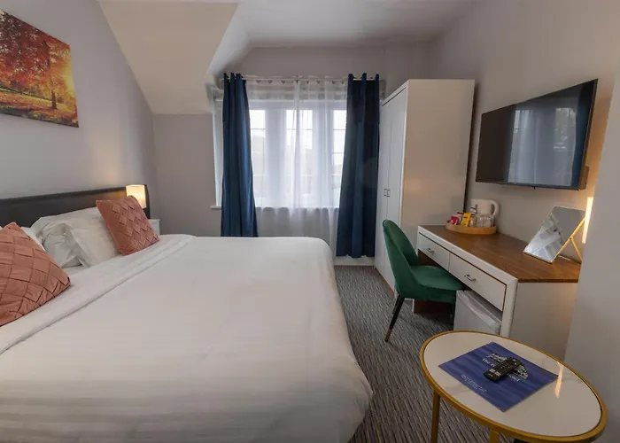Best Western The Plough Hotel