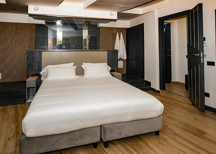 Golden Hotel
