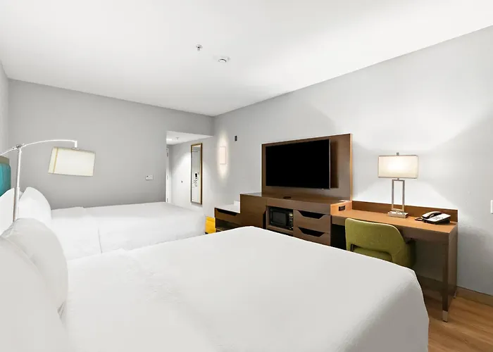 Hampton Inn & Suites Lancaster