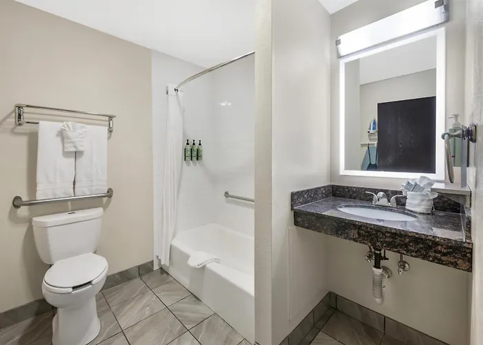 Best Western Airport Albuquerque InnSuites Hotel&Suites