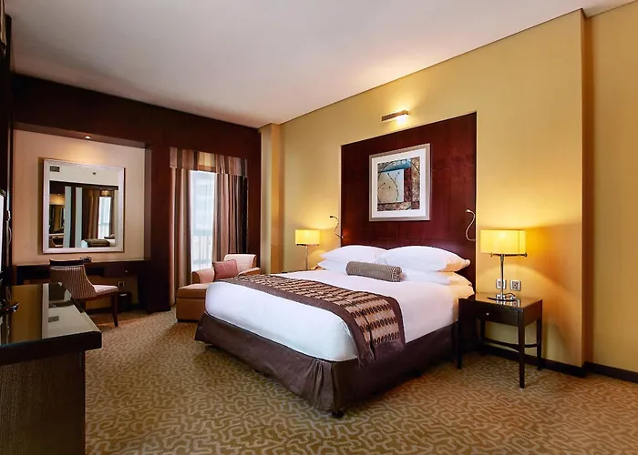 Time Oak Hotel & Suites