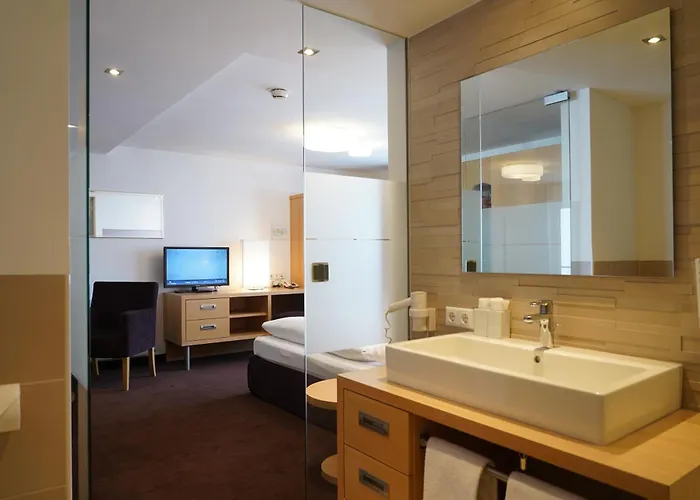 Quality Hosts Arlberg - Hotel Goldenes Kreuz B&B - Sommerkarte Premium Inklusive