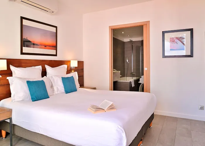 Hotel La Roya