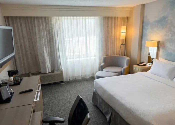 Country Inn & Suites By Radisson, Brown Deer - Milwaukee North