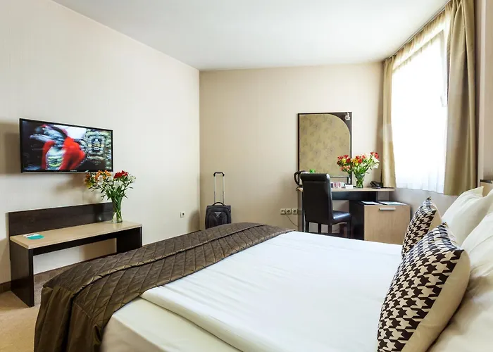 City Avenue Hotel