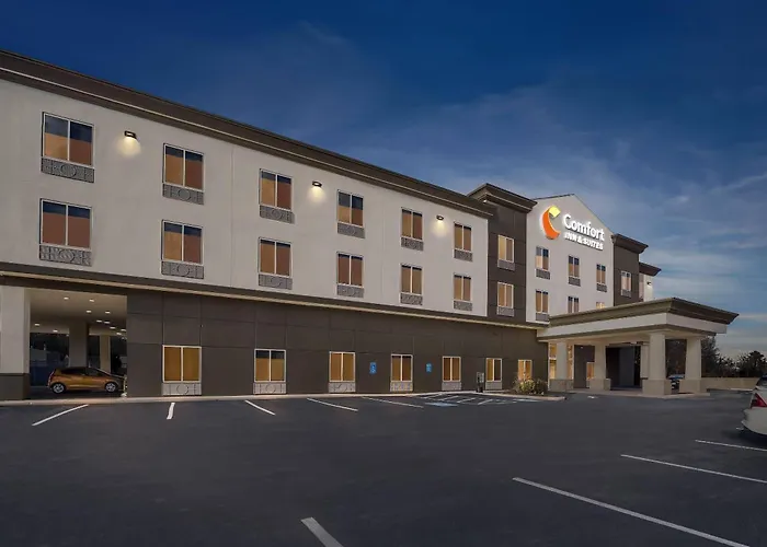 Comfort Inn & Suites Plainville-Foxboro