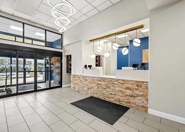Comfort Inn & Suites Plainville-Foxboro