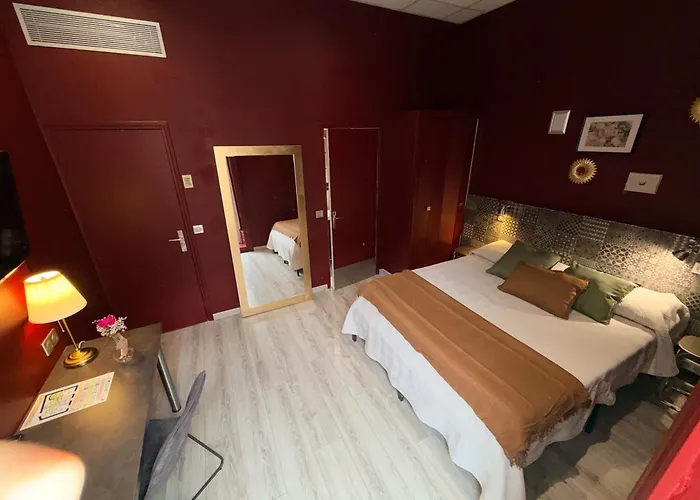 Hotel Comedie - Place De La Comedie Corum
