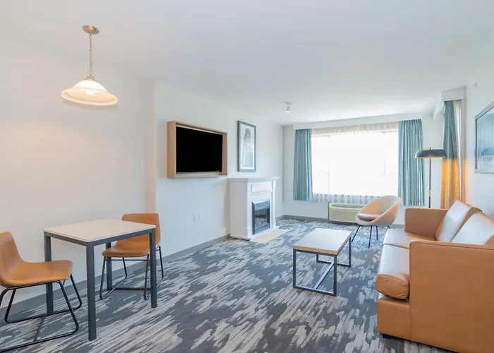 Sandman Signature Surrey-Guildford Suites