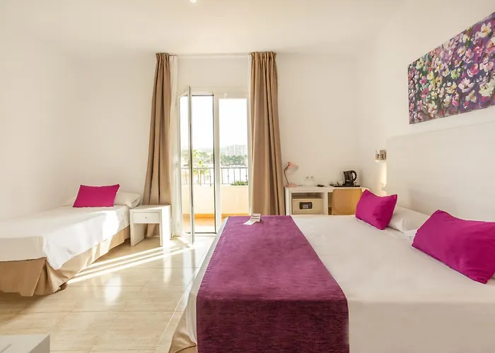 Flor Los Almendros Hotel
