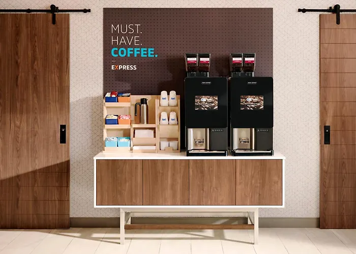 Holiday Inn Express Hotel & Suites Dublin By Ihg