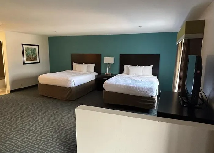 Ramada By Wyndham Burkburnett - Wichita Falls