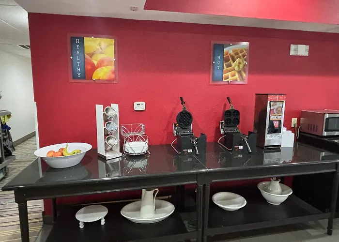 Ramada By Wyndham Burkburnett - Wichita Falls