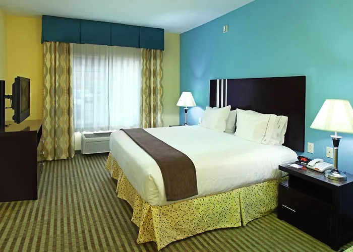 Holiday Inn Express Hotel & Suites Carthage By Ihg